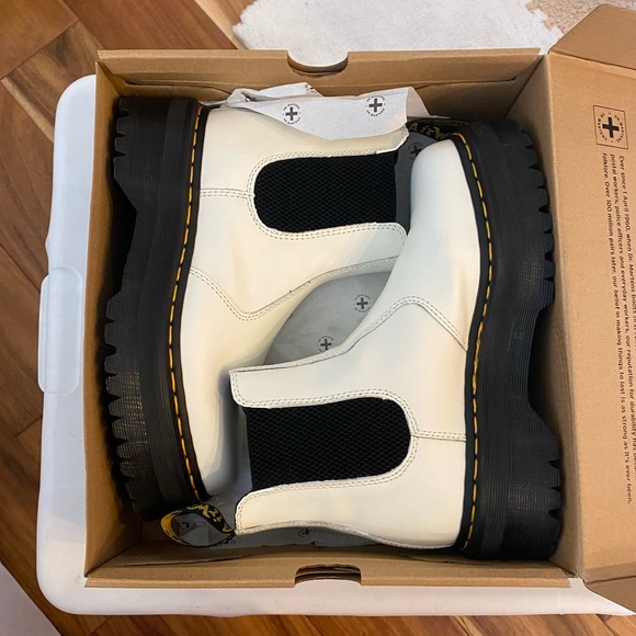 Dr. Martens 2976 QUAD White - Picture 5 of 10